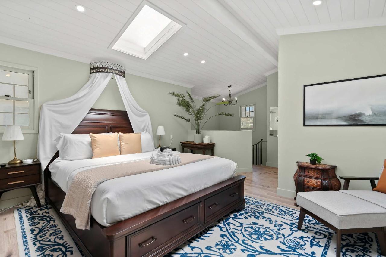 New Listing Marina Villa by Colby & Conrad - 4