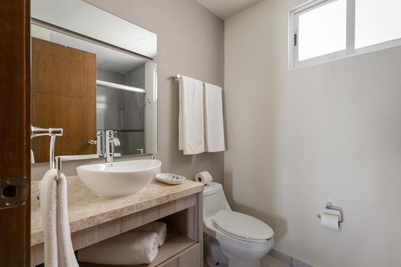 Deluxe fully furnished 2bd - 4