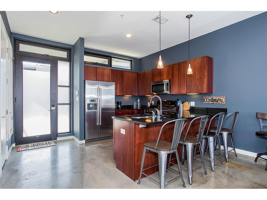 Convenient Condo Near Zilker & Barton Springs - 2