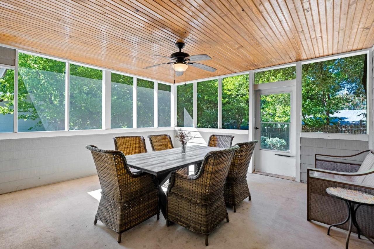 Screened-in Porch Walkable to SoCO - 2