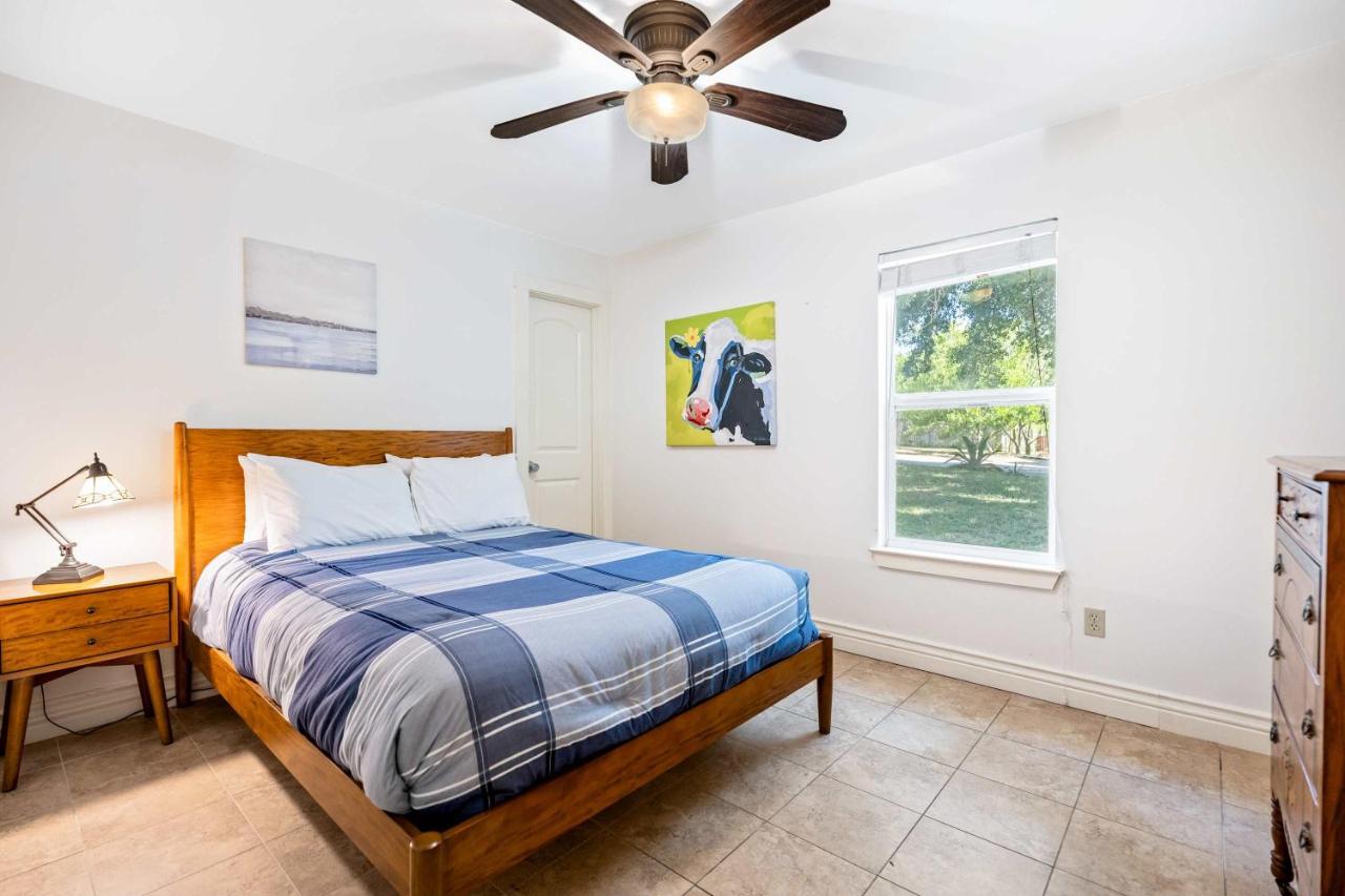 Screened-in Porch Walkable to SoCO - 5