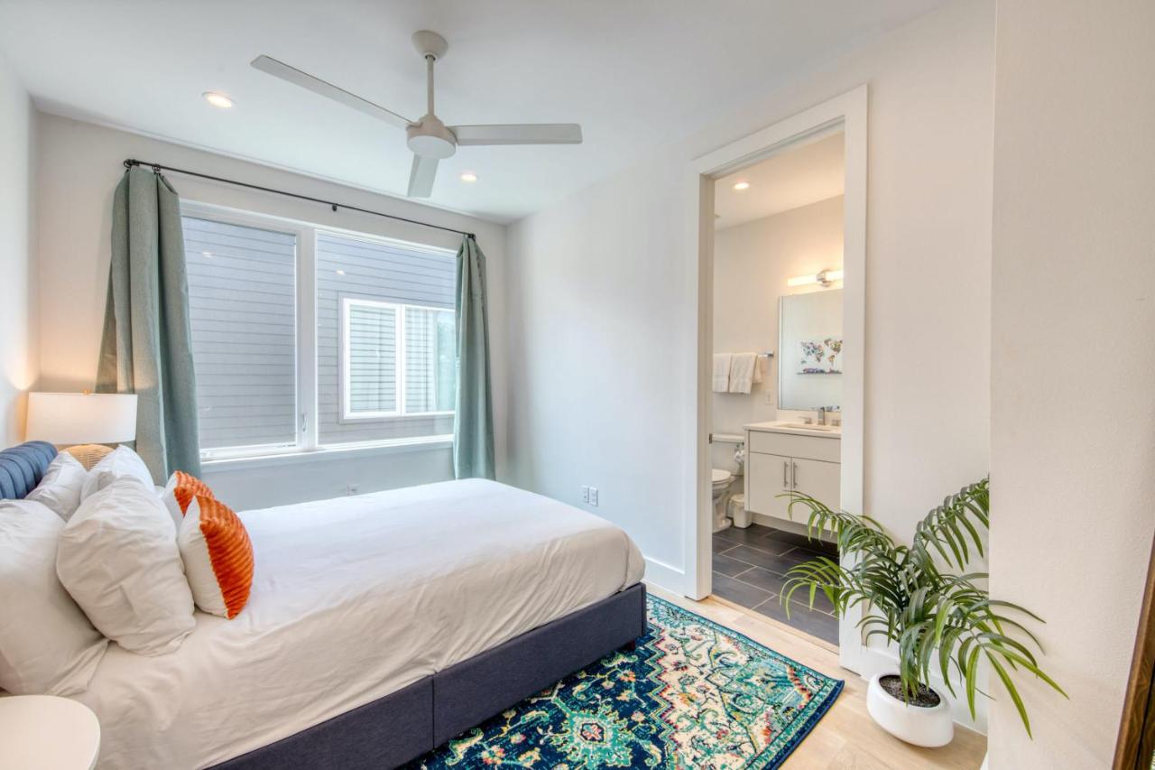 Conveniently located Upstairs Deck BBQ - 4