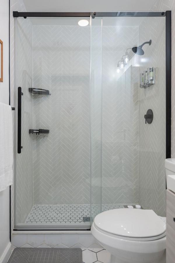 Modern Condo with Private Porch, Mins to NYC - 3