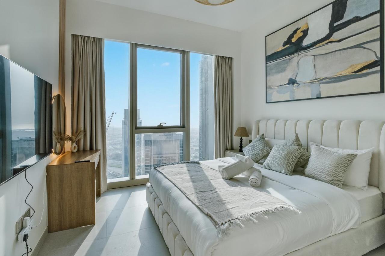 Downtown Luxury - 4 Minutes Walk to Dubai Mall & Burj Khalifa - 5