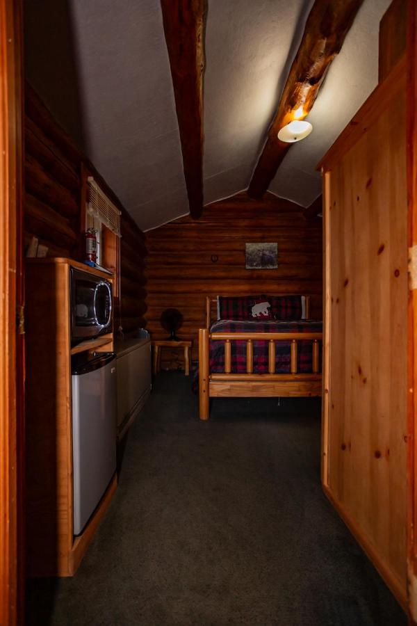 Cabin at Crooked Creek — photo 19