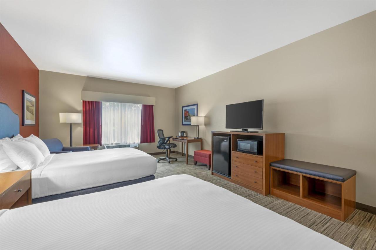 Colwell BedBug Motor Inn — photo 15