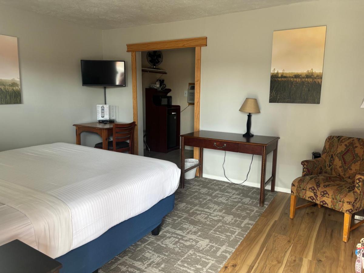 Yellowstone Holiday Motel — photo 17