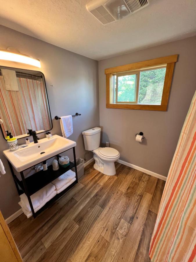 Yellowstone Holiday Motel — photo 8