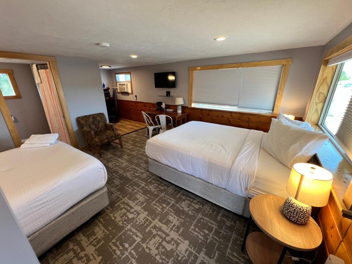 Yellowstone Holiday Motel — photo 2