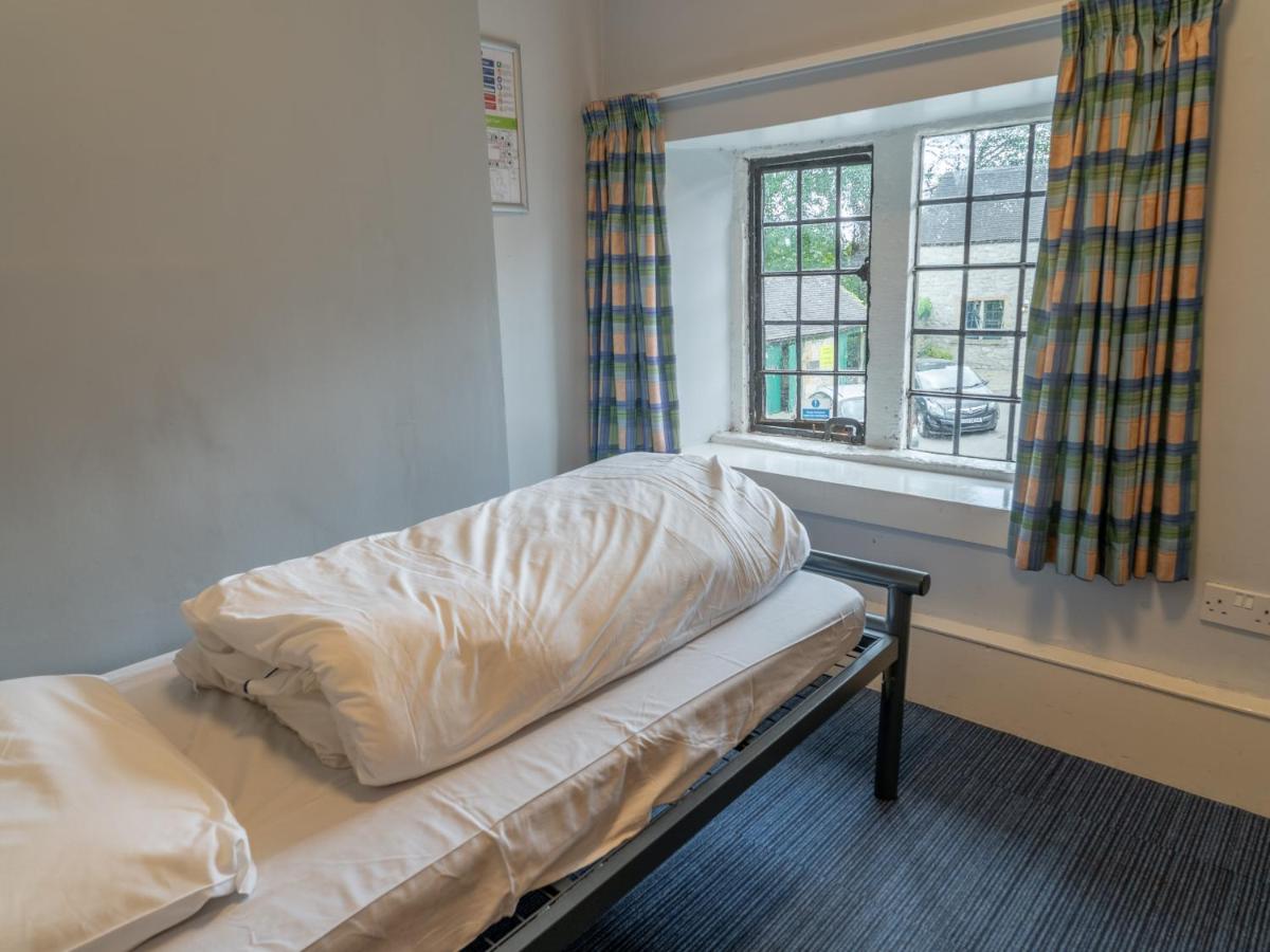 Single Private Room Shared Bathroom