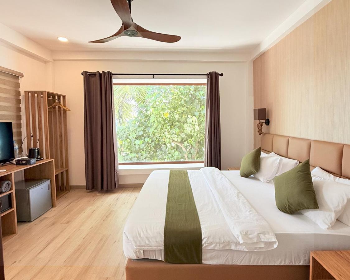 Comfy Cool Breeze by eMzaz - 2