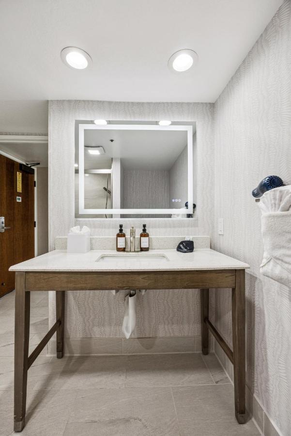 456 Embarcadero Inn & Suites — photo 22