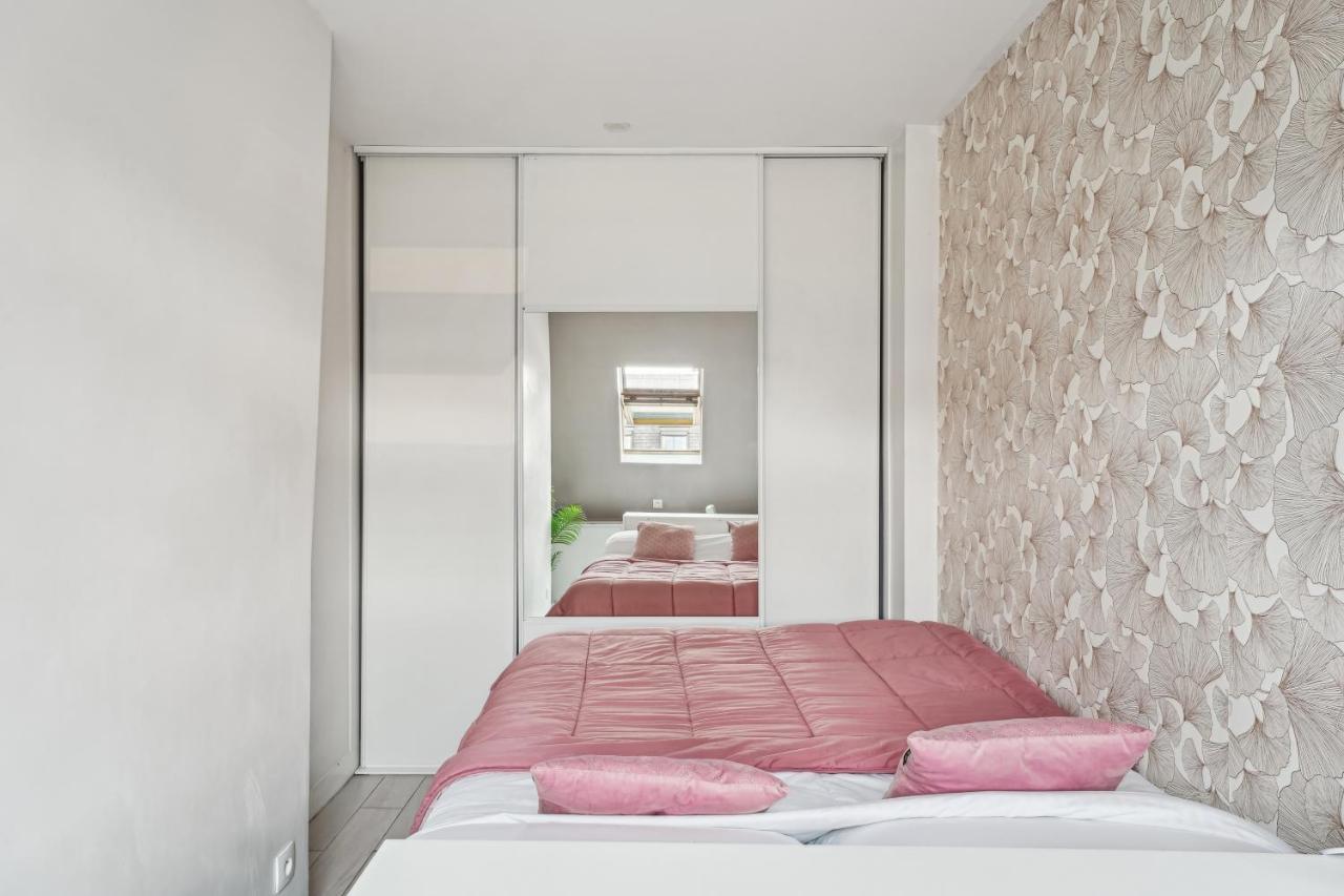 Quiet Spot by the Champs Elysee - 5