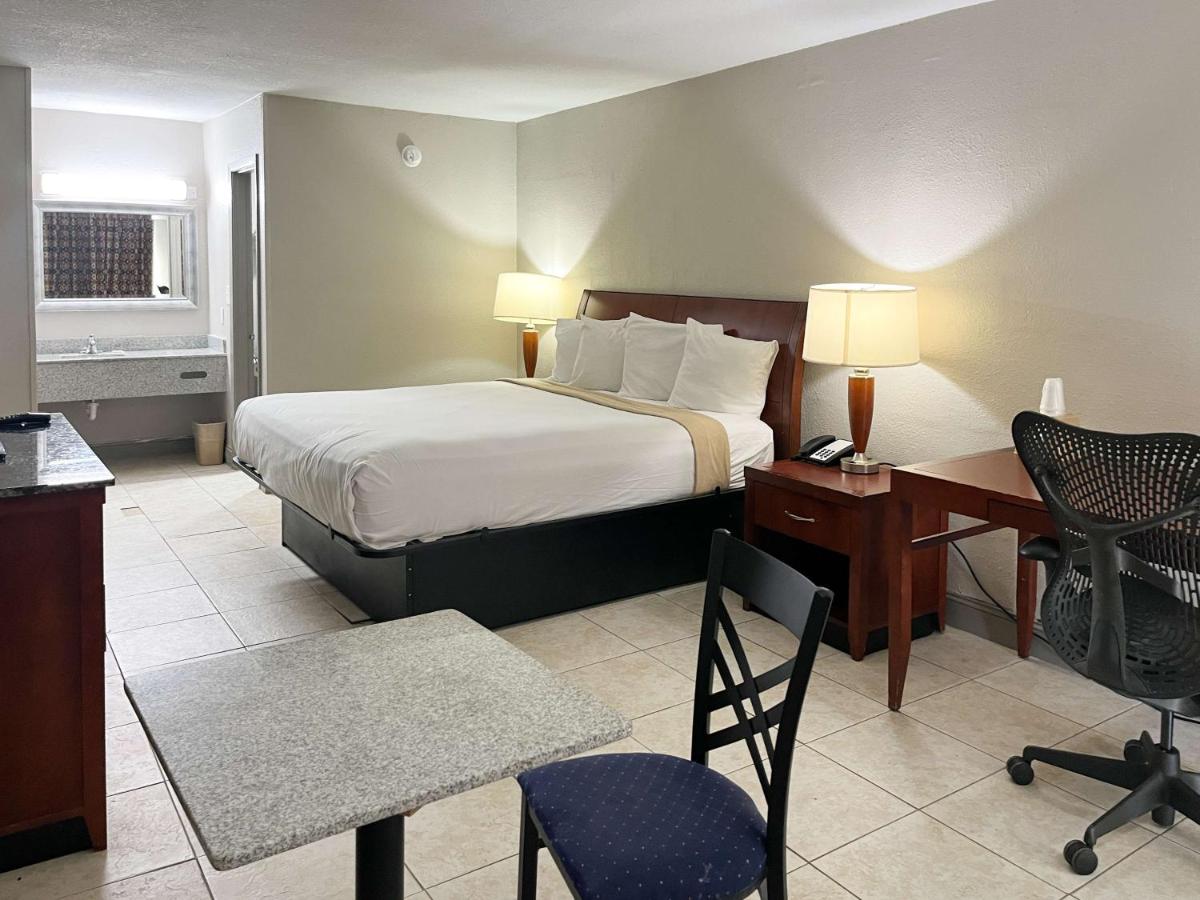 Image: Motel 6 Raleigh, NC – Downtown South