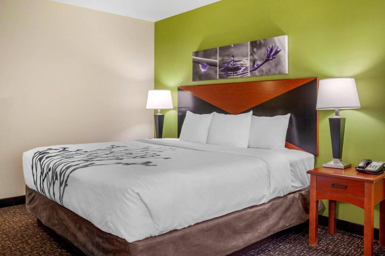 Image: Sleep Inn & Suites Milwaukee Airport