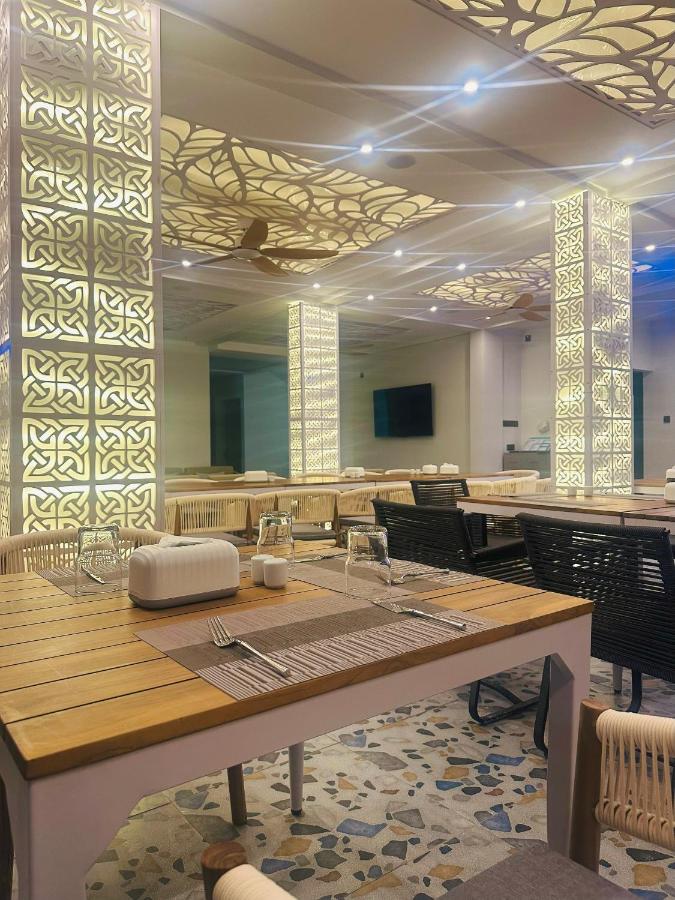 Avyanna Gulhi Beach Hotel - 4