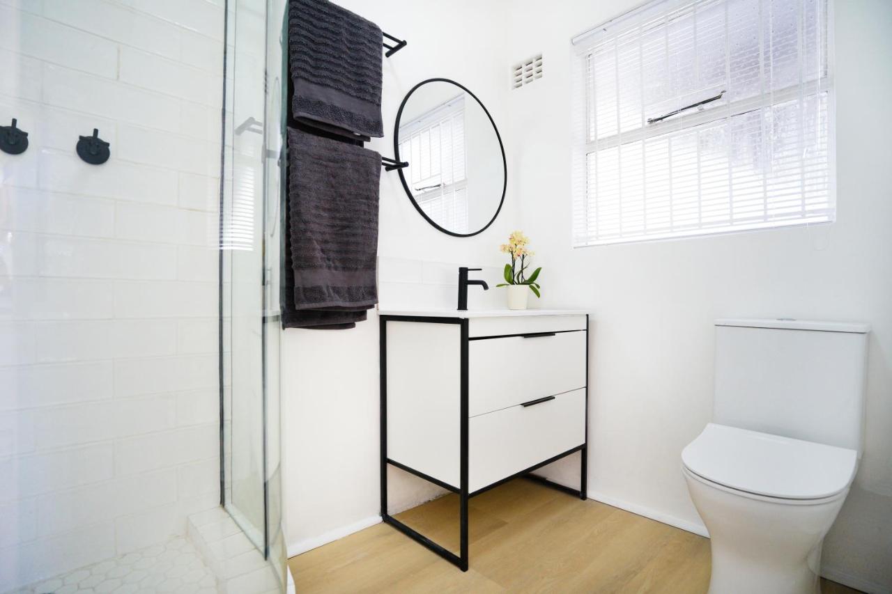 Sunny Studio with Ocean Views and Free Parking in Green Point - 3