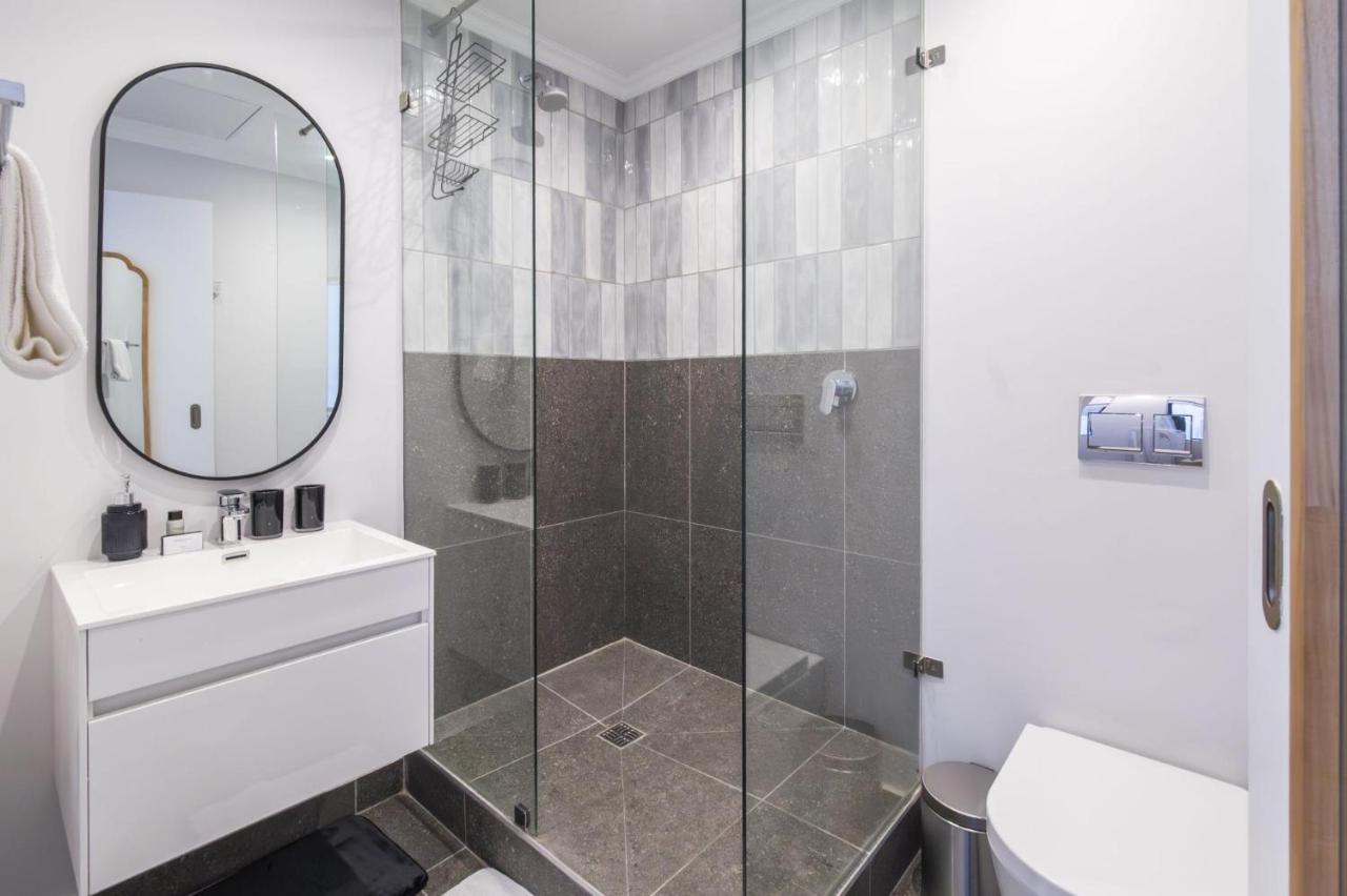 Venice House Cozy Studio in Heart of Cape Town - 4