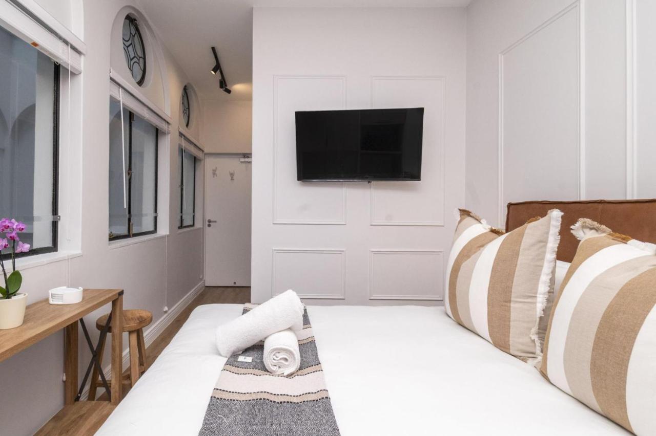 Venice House Cozy Studio in Heart of Cape Town - 3