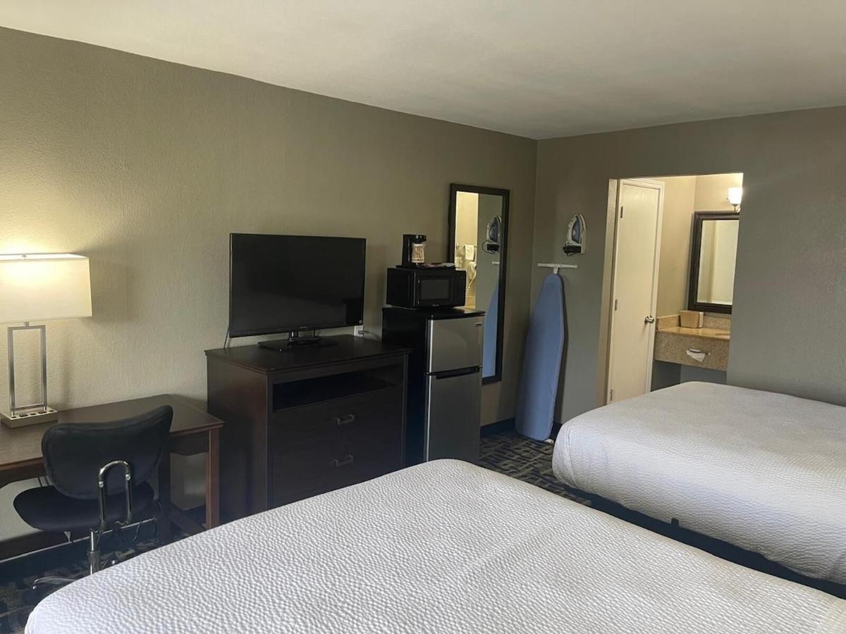 Homegate Inn and Suites — photo 12