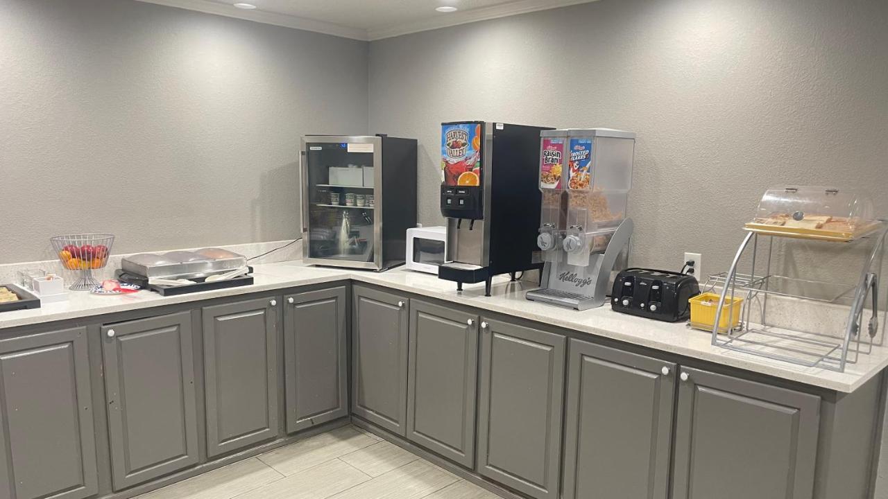 Homegate Inn and Suites — photo 16