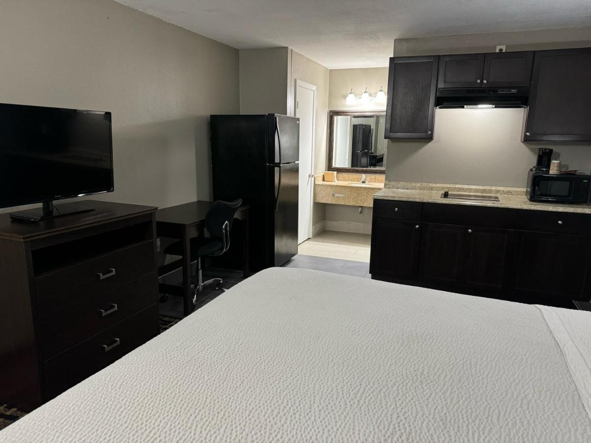 Homegate Inn and Suites — photo 19