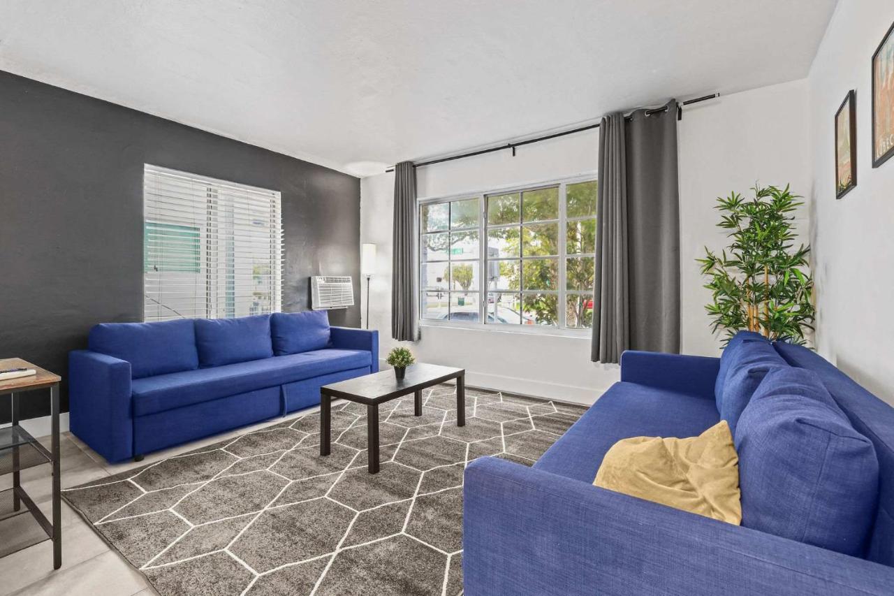 Oceanfront Charm 1BR Miami Beach - 4