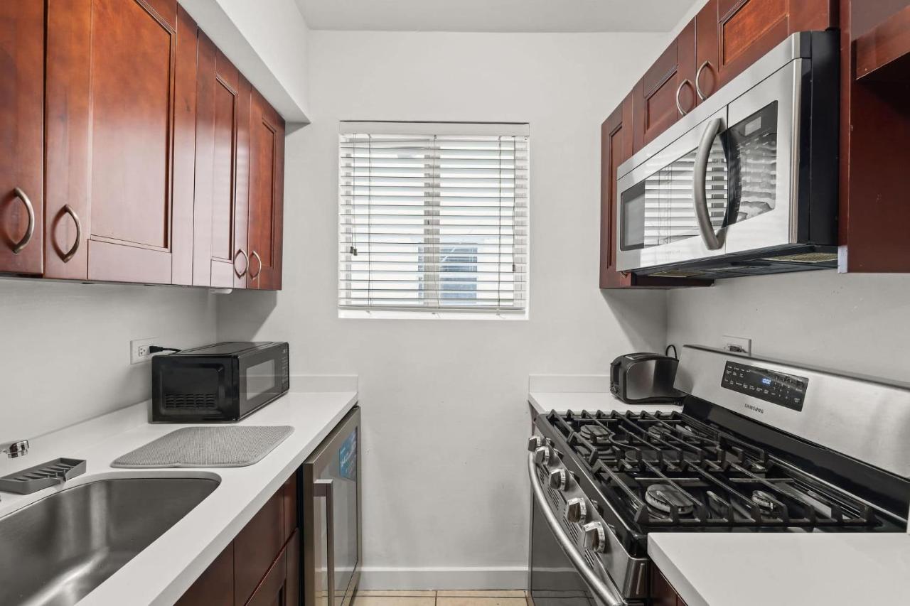 1BR Miami Beach Stylish Getaway - 2