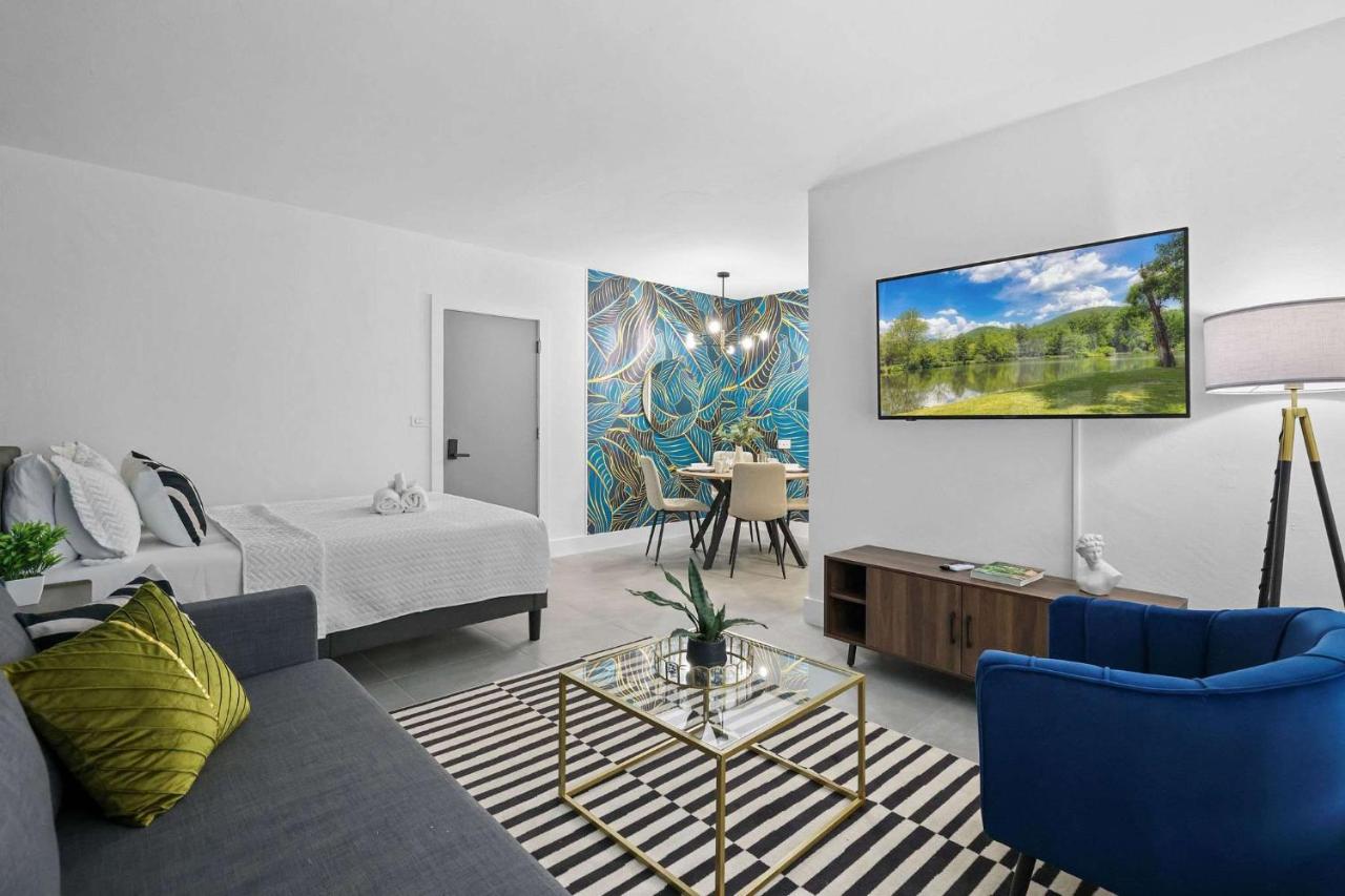 Beachfront Bliss 1BR Miami Beach - 3