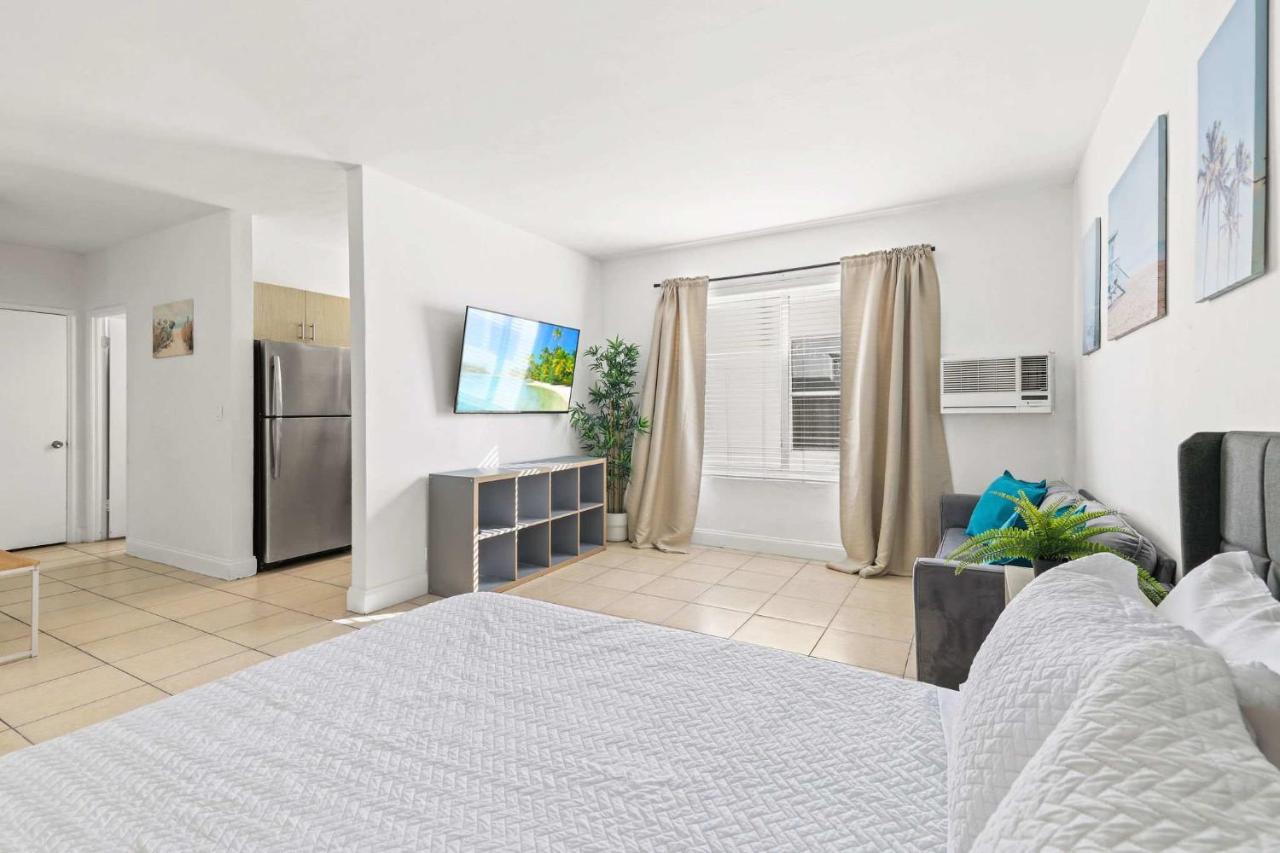 Beachside Apt Miami 4 Guests - 3