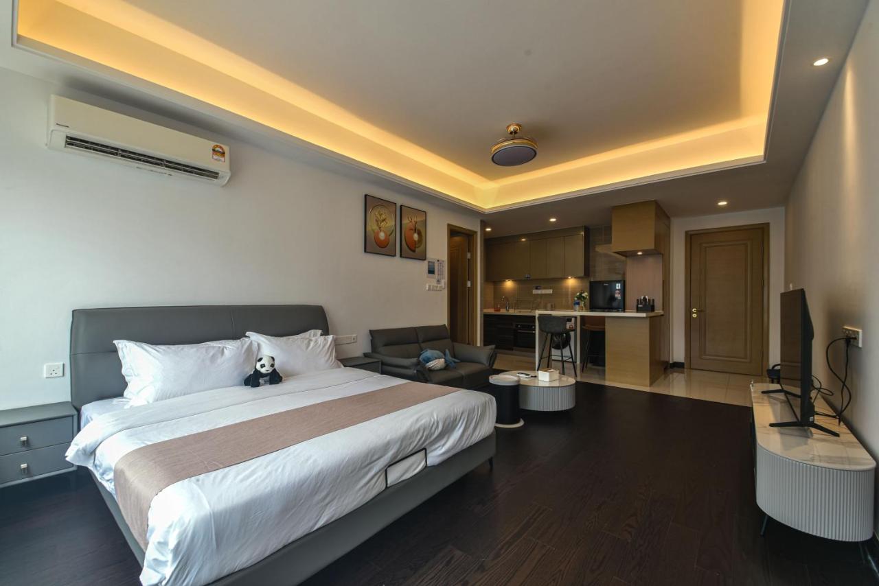 R&F Cozy Studio Near CIQ & Mall