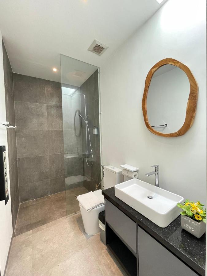 Sunflower Bali Villa 3BR Legian Double Six Beach - 3