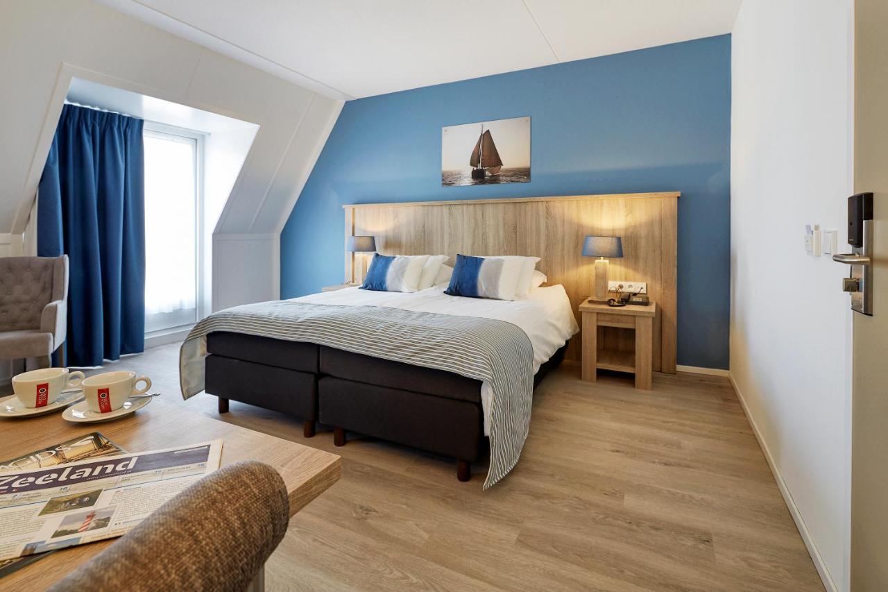 Beach Hotel I Kloeg Collection photo