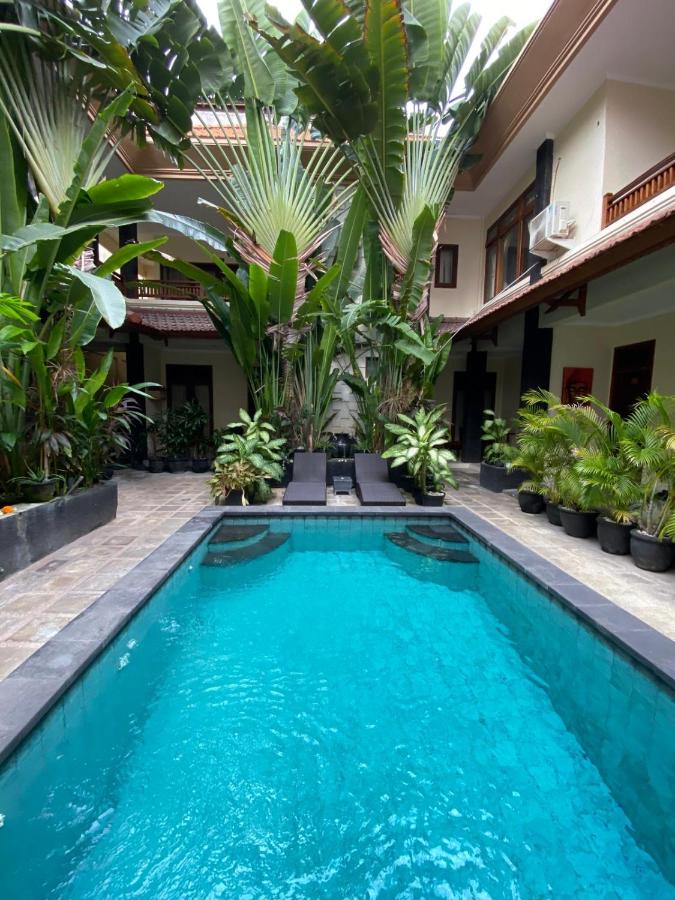 SURFARIS INN on poppies 2 - 3