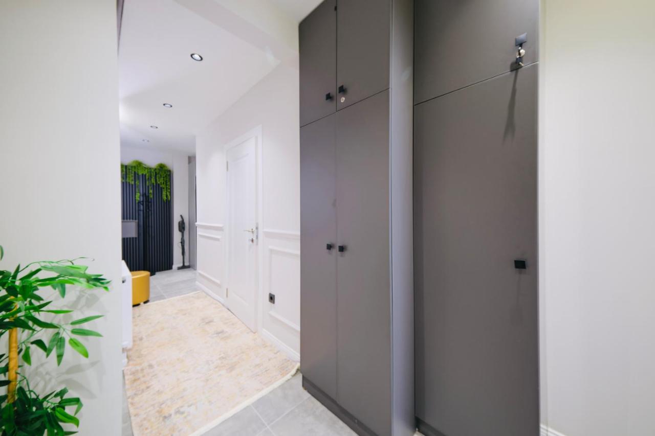 2 plus 1 fully equipped air conditioned apartment in Taksim square - 3