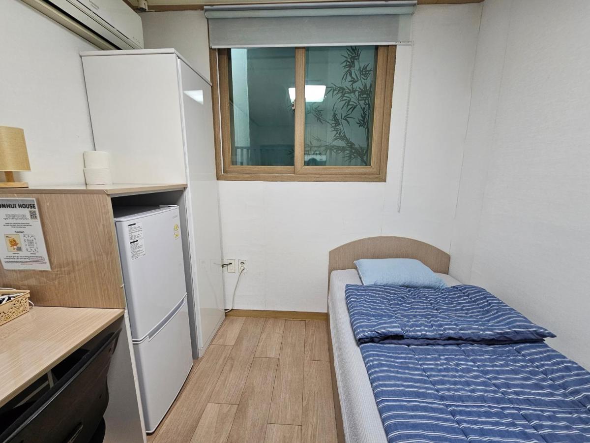 YH House Hongdae, Sinchon - 4