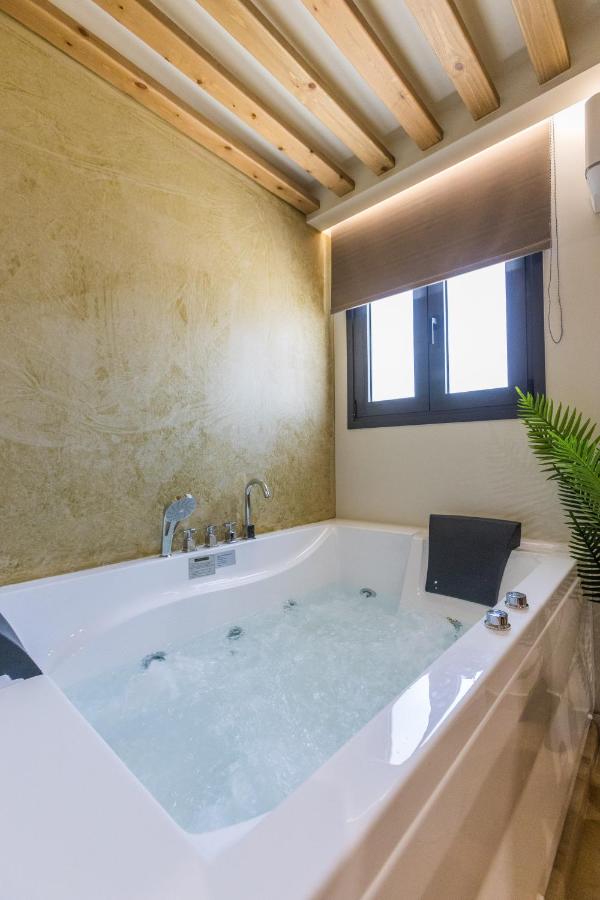 Raise Thiseio Stylish Living - 2