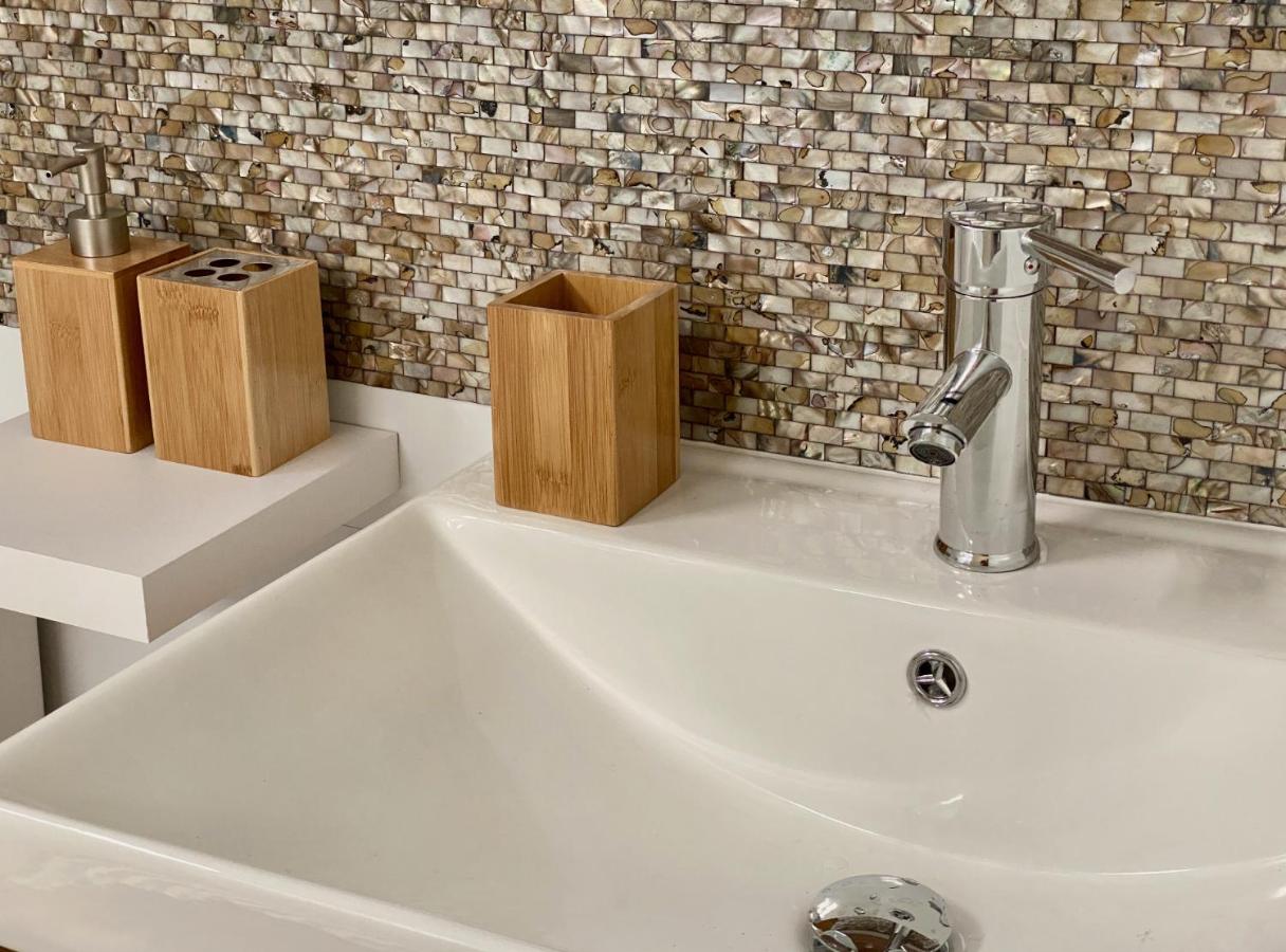 Tiny house with pool near Vaiava beach - 3