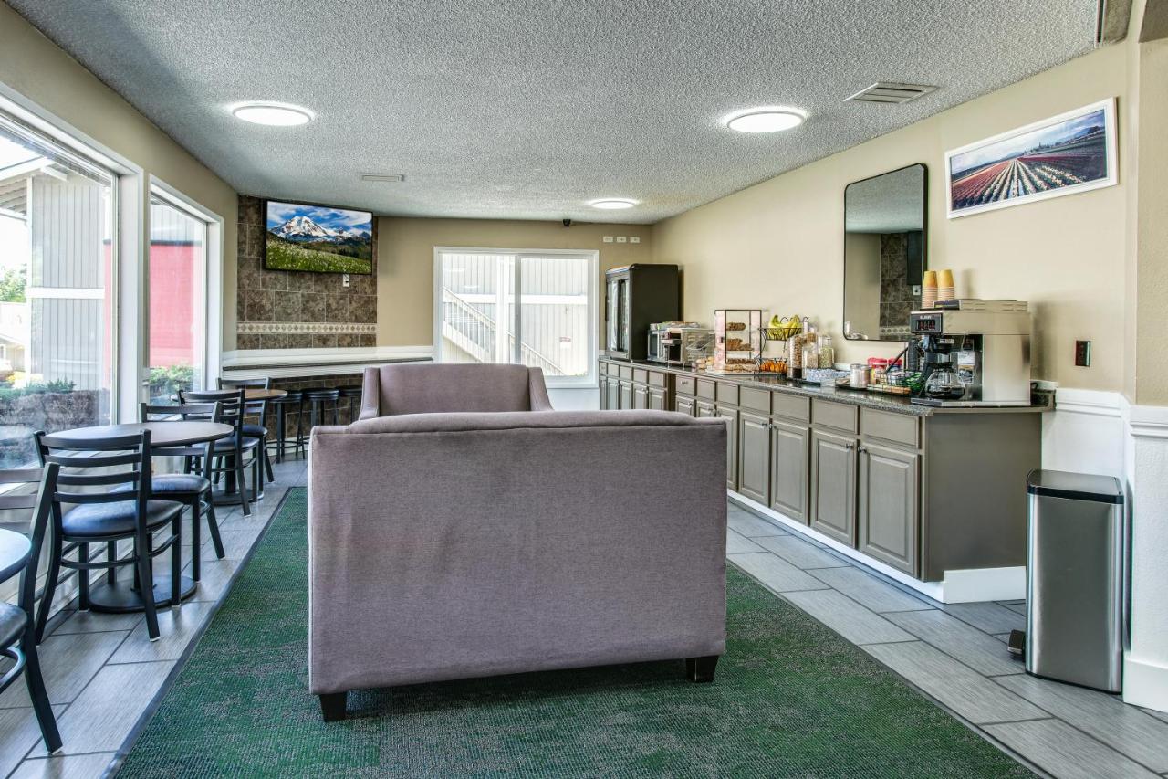 Coachman Inn — photo 9