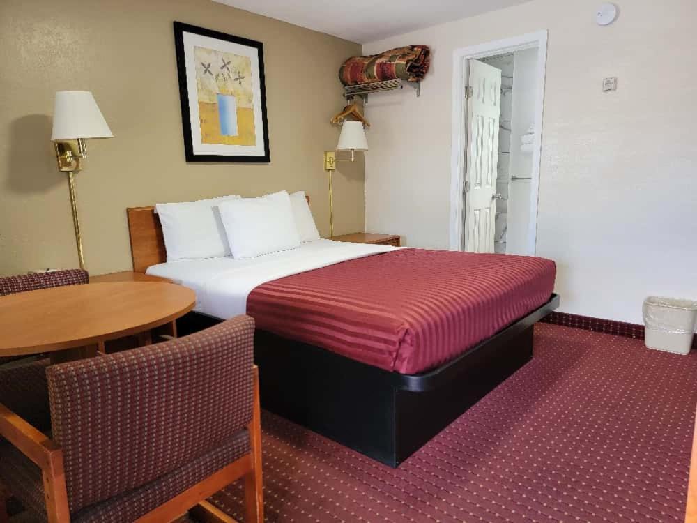 Americas Best Value Inn Grand Junction — photo 21