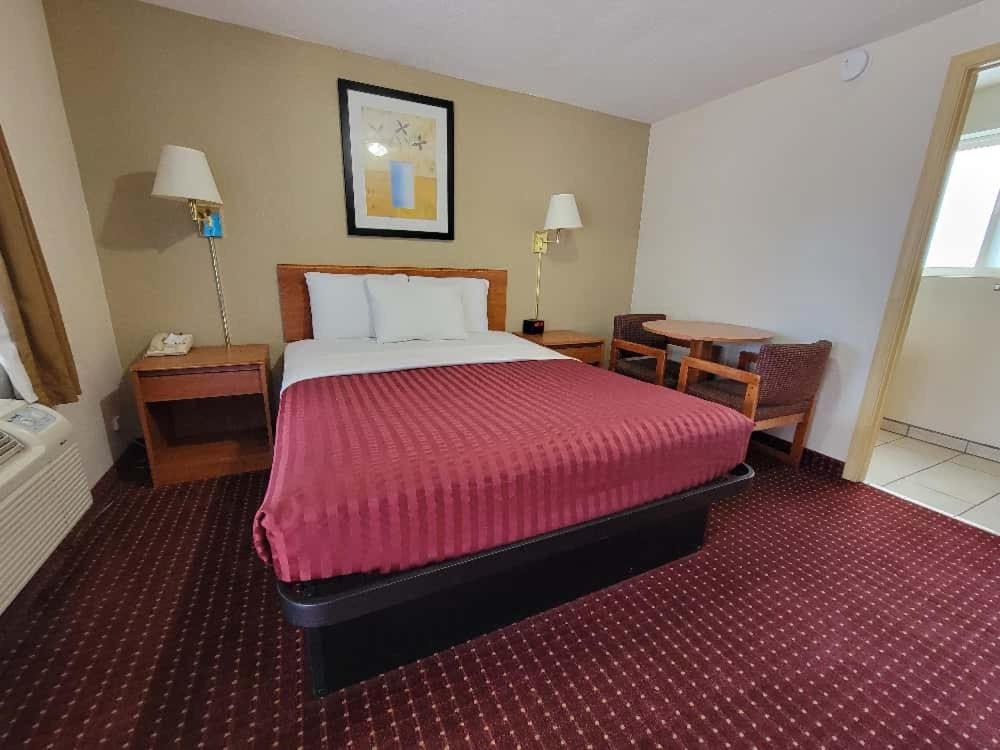 Americas Best Value Inn Grand Junction — photo 23