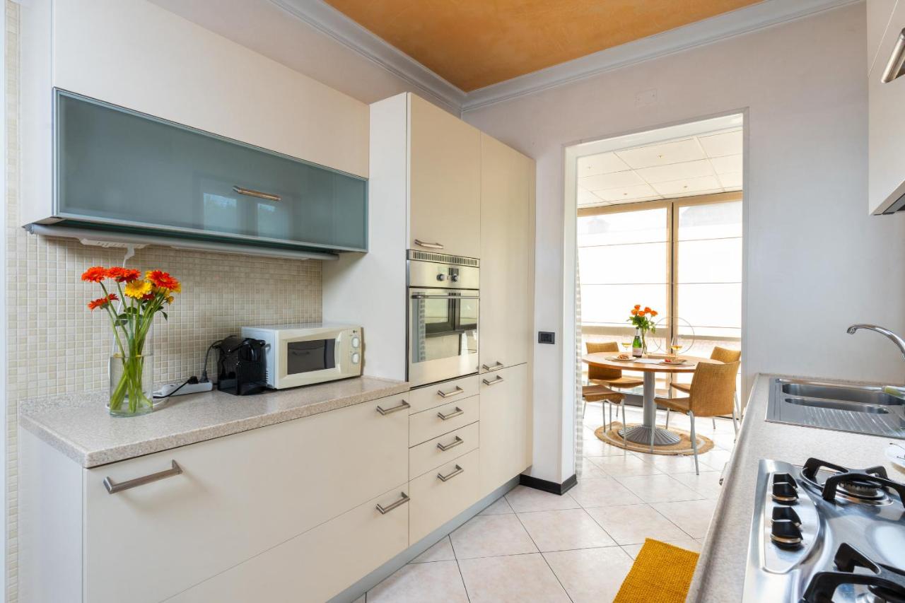 Appartamenti Casa De Lazzari - Piazza Brescia - Adria Holiday Jesolo - FAMILY APARTMENTS - 2