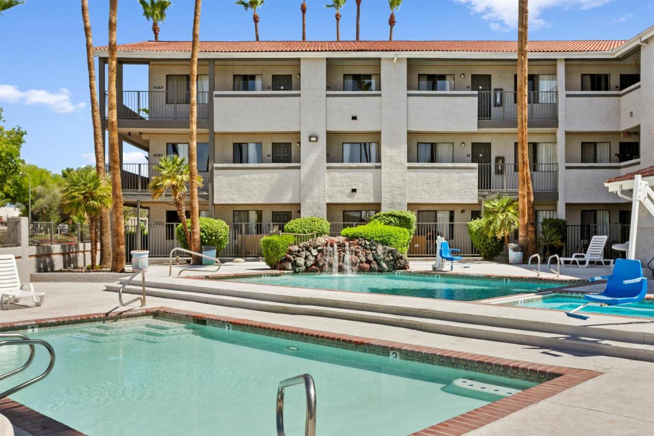 Image: Motel 6 Tempe, AZ Elliot Road