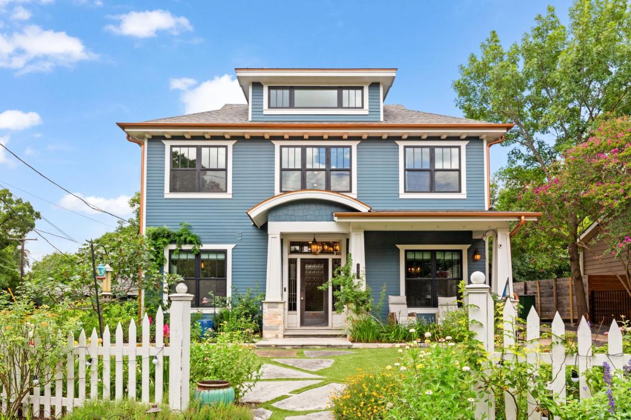 Gorgeous 4BD Plus Studio for 12 with Fire Pit & Near Downtown - 3