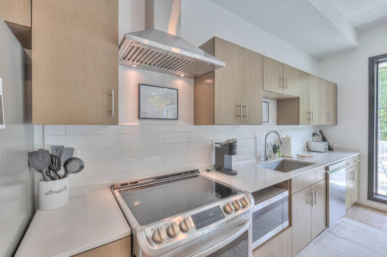 Amazing Downtown Condo w Pool and Free Parking - 2