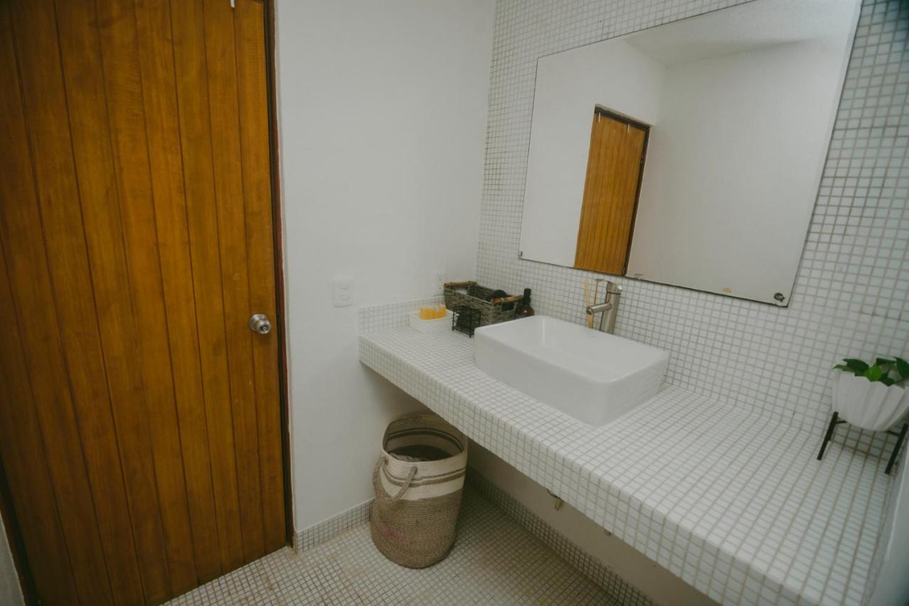 BeachView & Balcony 3905 - 2