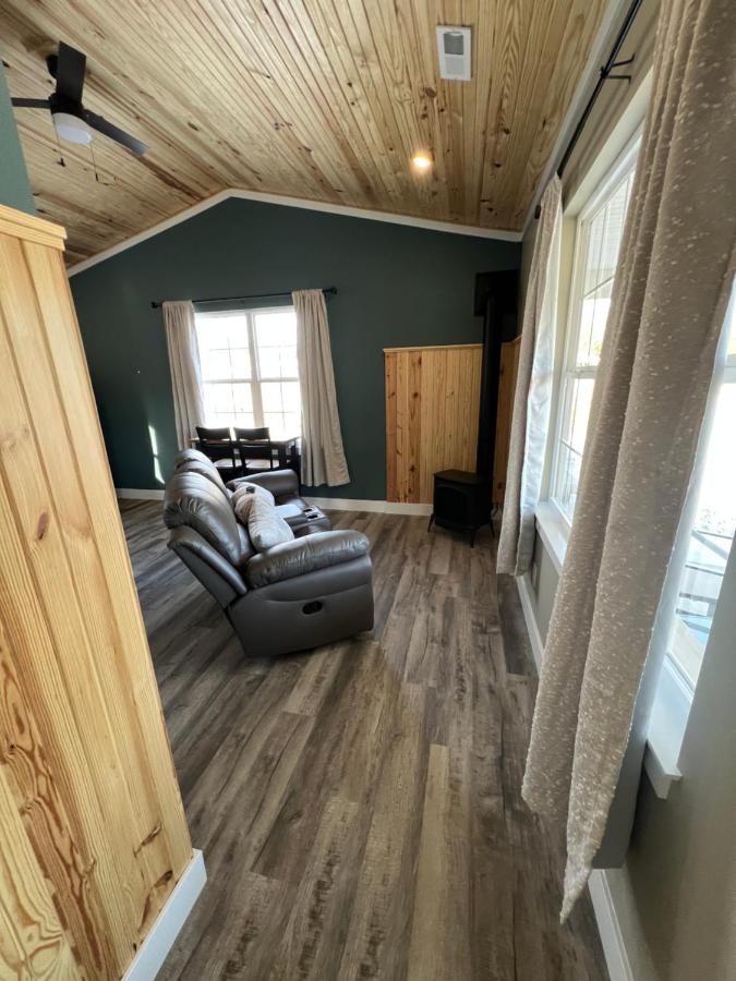 The Quinn Cabin — photo 4