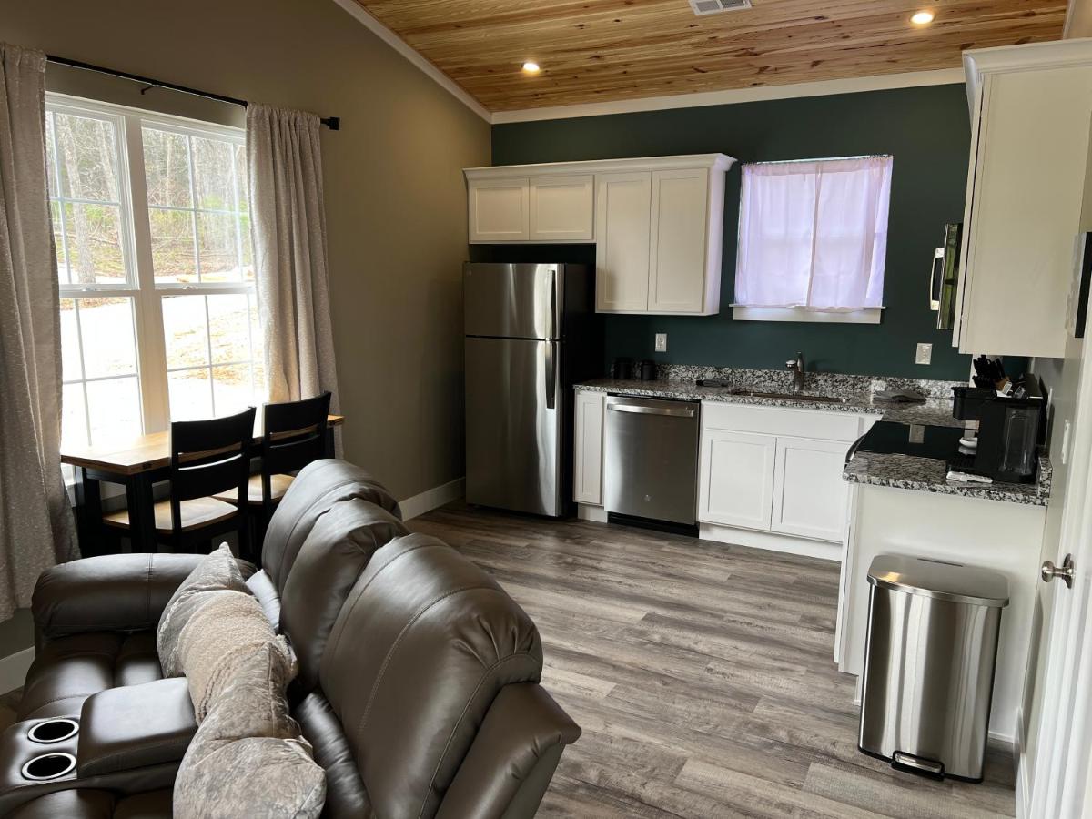 The Quinn Cabin — photo 11