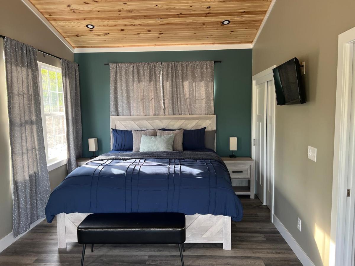 The Quinn Cabin — photo 13