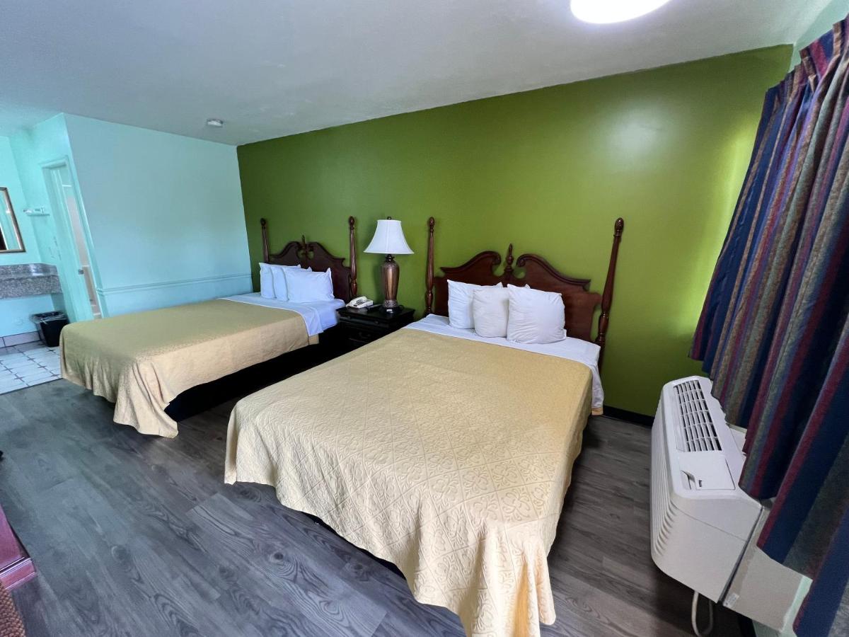 Travelers Inn — photo 13